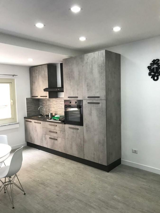 Marina Guest Home Наполи Екстериор снимка